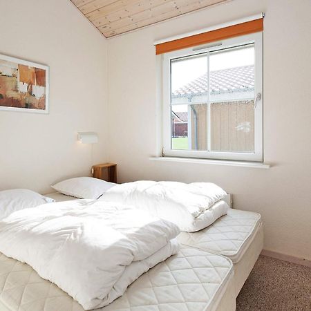 6 Person Holiday Home On A Holiday Park In Гростен Экстерьер фото